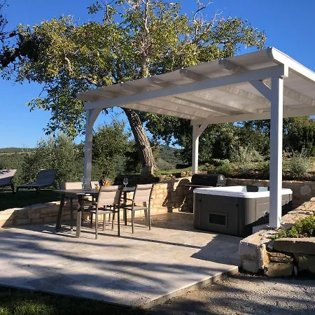 Fattoria La Pieve Alloggio per agriturismo *
